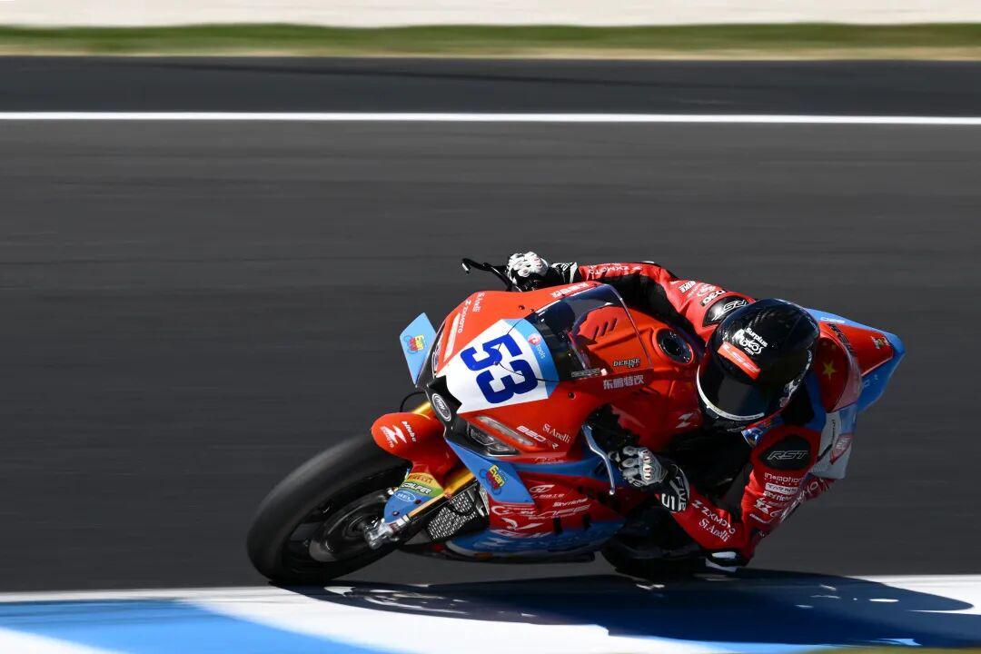 九游会集团-WSBK冠军背后,张雪机车的四张底牌